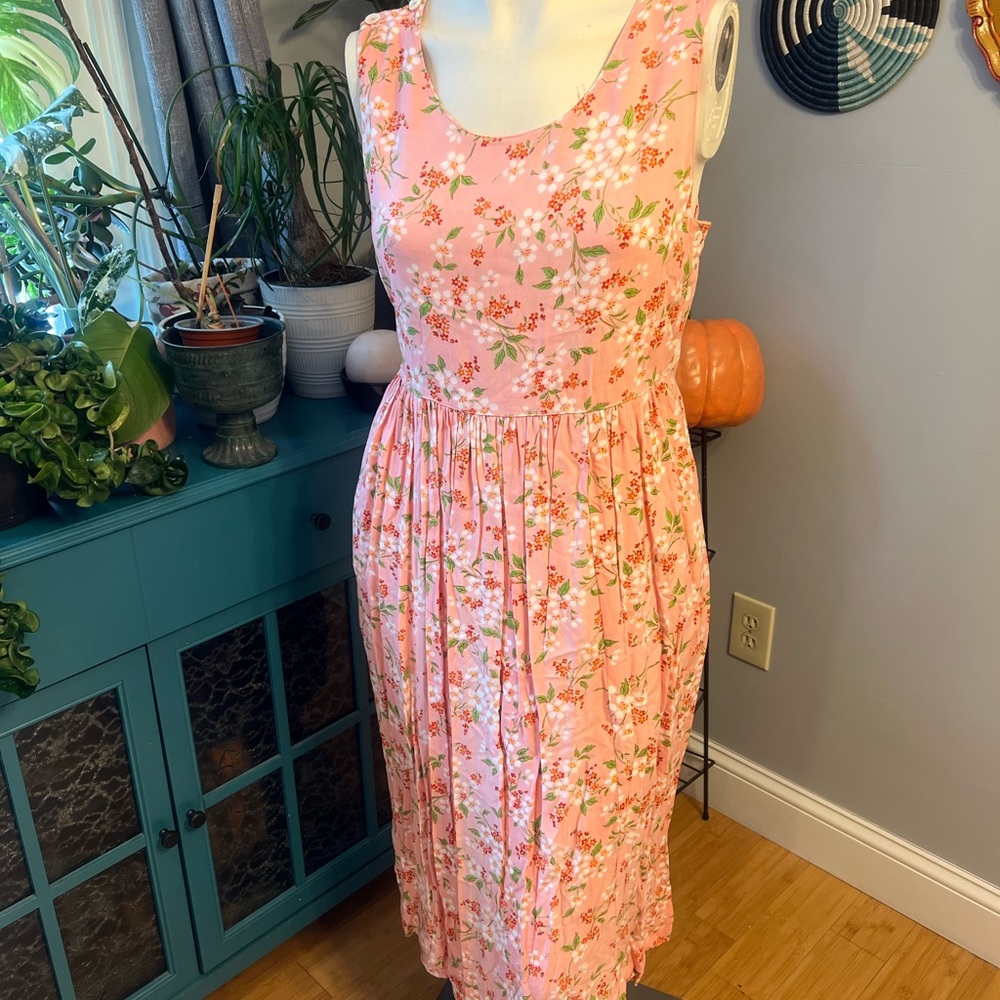Adorable 90s Floral Midi Dress in Pink